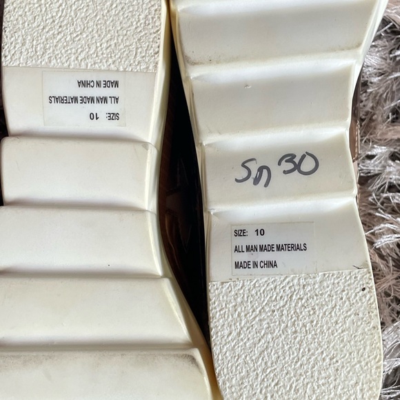 Sz10 Golden Metallic Platform Lace Up Shoes with Star Detail - Picture 3 of 4